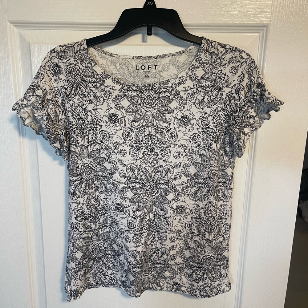 Patterned cotton tee with ruffle sleeves